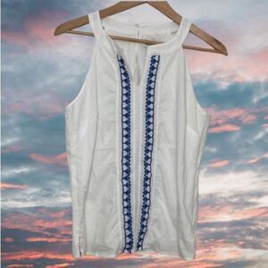 Vineyard Vines | Women's Sleeveless White and Blue Embroidered Blouse | Size 6